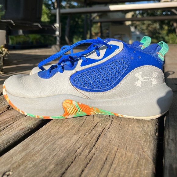 Under Armour Size 5 Youth Gym Shoes Colorful Blue Tennis Shoes Kids Sneakers - Picture 2 of 13